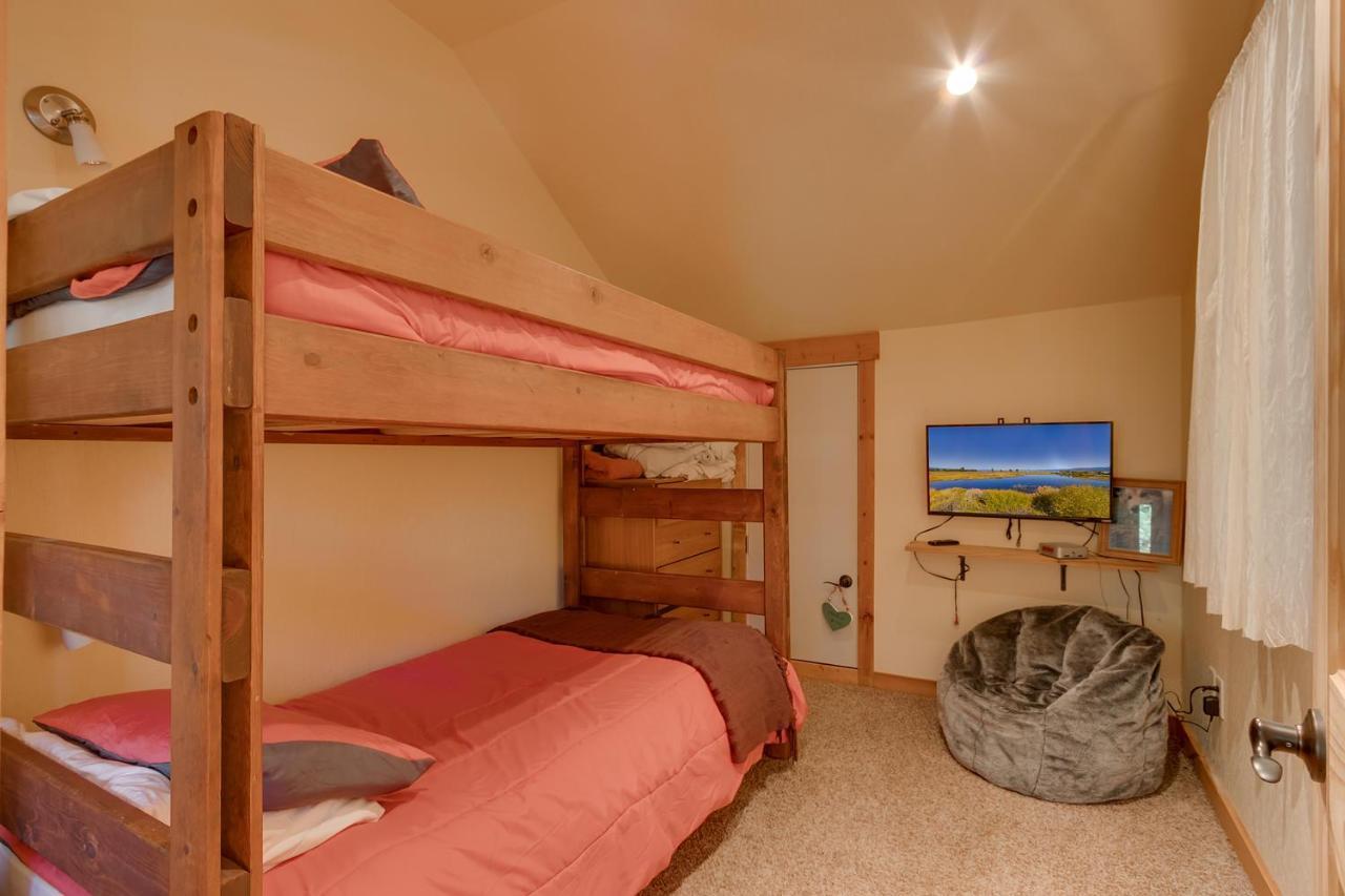 West Pine Cabin On The West Shore - 2 Bedroom W 2 Bonus Rooms, Hot Tub, Pool Table & Pet Friendly Tahoe City Exterior photo